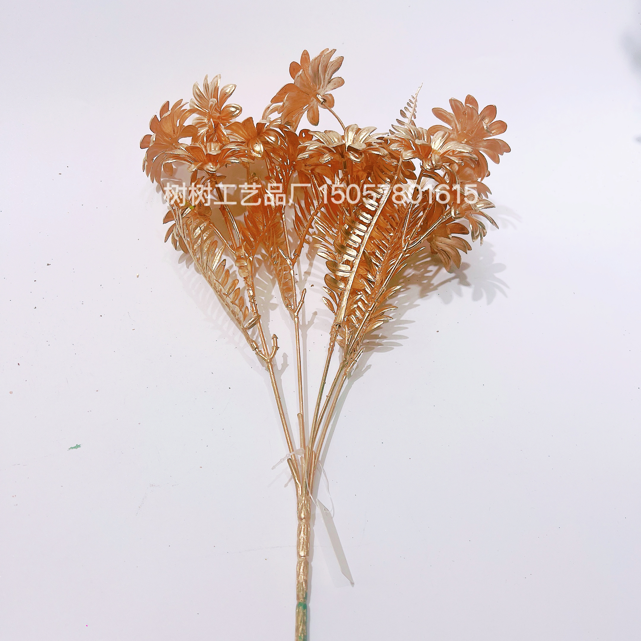 Golden sunflower artificial flowers, Christmas flowers, handmade flowers, home decoration accessories, Christmas flower accessories, gift accessories, festival gift accessories, pu bouquets, plastic flowers, artificial flowers, man-made flowers, plastic artificial flowers detail image 6