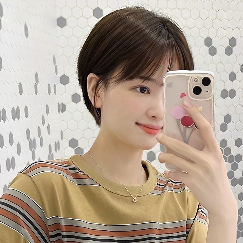 Short hair wig for women, fashionable, natural, youthful, sweet and fashionable real hair full head wig, 2025 new style details Picture