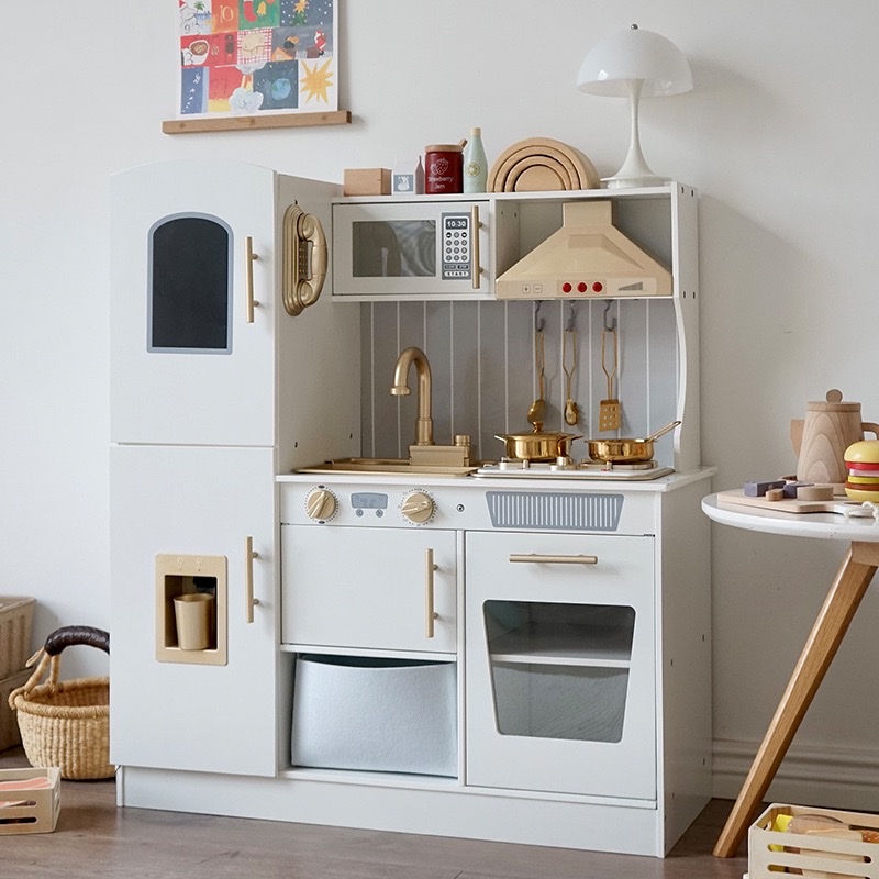 Cross-border water outlet Golden Kitchen simulates the sound and light effects of house playing, wooden toys, lighting atmosphere, complete kitchenware, children's kitchen toy set details Picture
