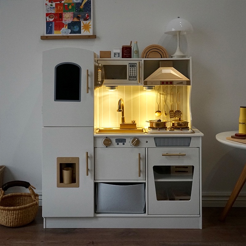 Cross-border water outlet Golden Kitchen simulates the sound and light effects of house playing, wooden toys, lighting atmosphere, complete kitchenware, children's kitchen toy set detail image 6