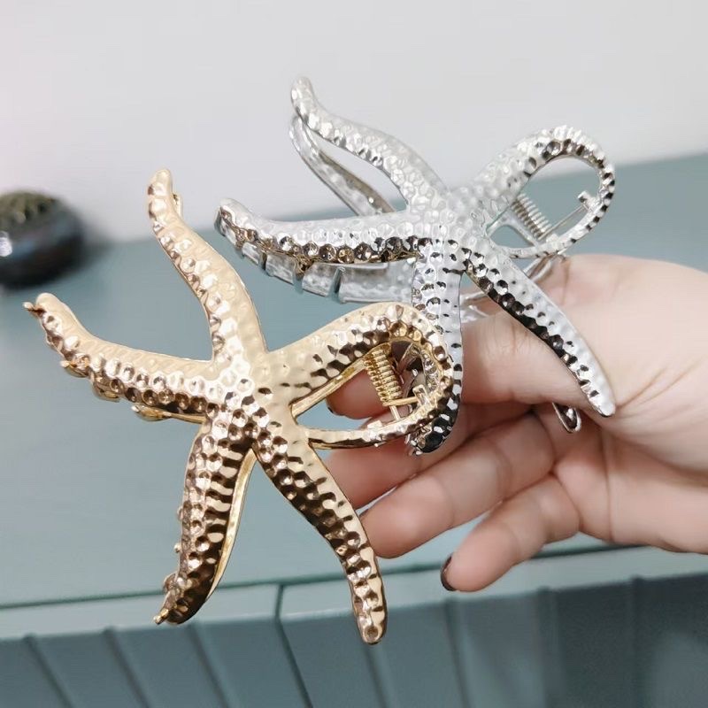 New niche starfish claw clip, female cartoon, back head updo, shark clip, high appearance level, high-end hairpin and hair accessory Application Scenario
