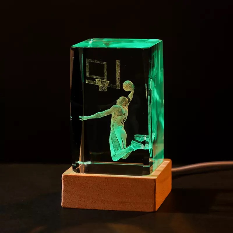 厂家批发 NBA球星科比詹姆斯手办水晶柱内雕桌面装饰摆件颁奖礼品白底实物图