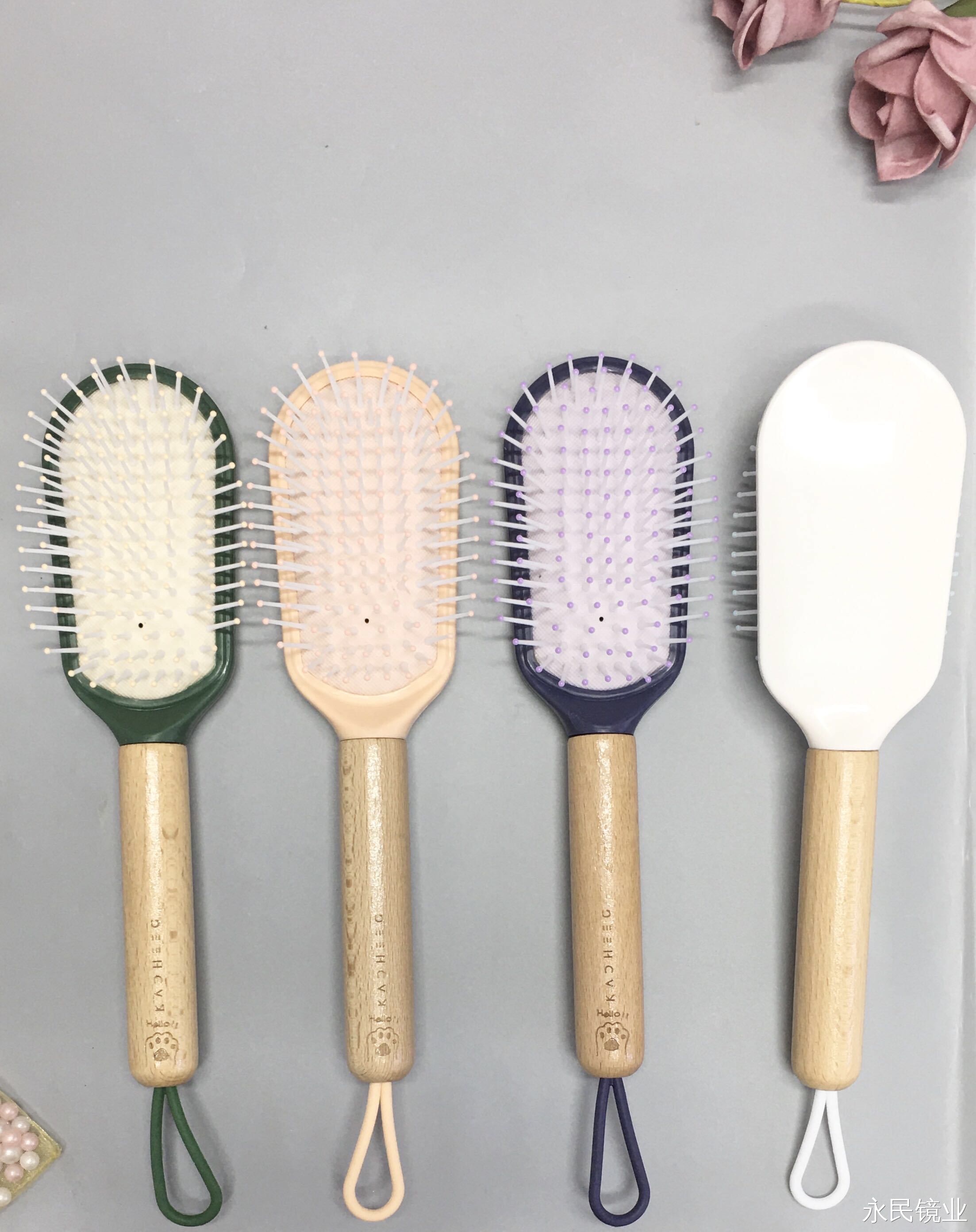 【 Yongmin Mirror Industry 】 Factory Direct Sales of 9585-02 Wooden handle airbag combs, wholesale for export, essential scalp care for student dormitories Item Picture