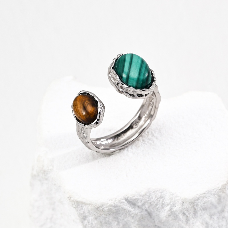 S925 ring, featuring peacock stone and tiger's eye stone, is a high-end, light luxury and niche ring Application Scenario