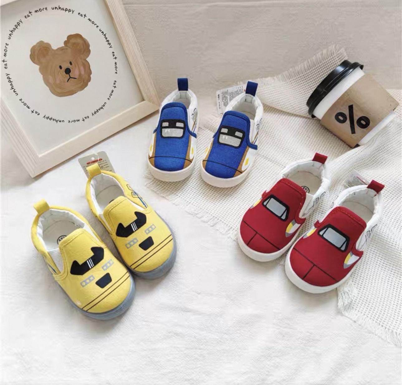 Cloth shoes for children