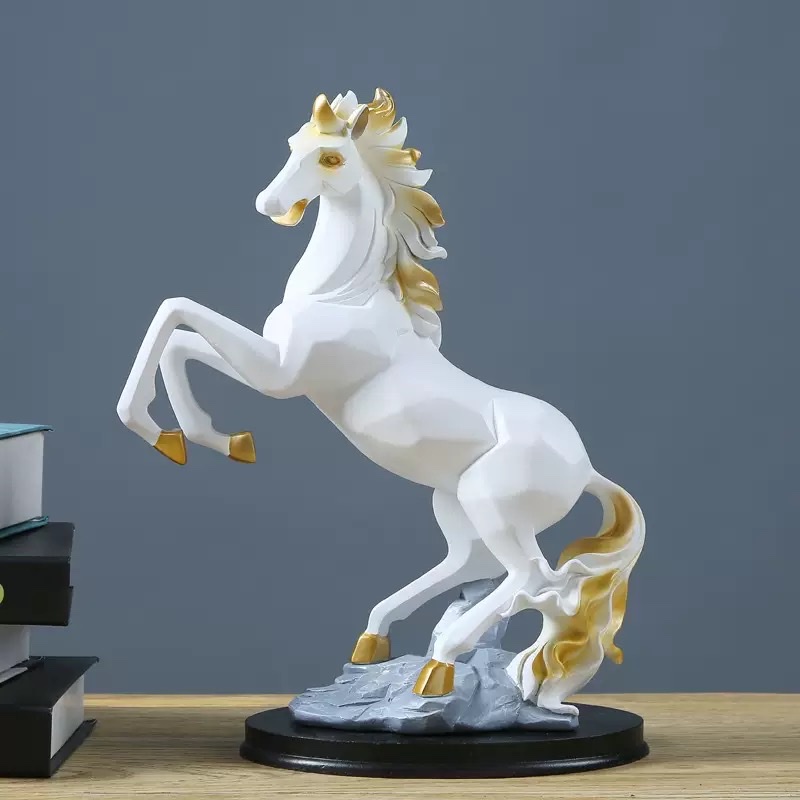 European-style home ornaments, housewarming and opening gifts, immediate success, living room and office handicrafts, resin ornaments Item Picture