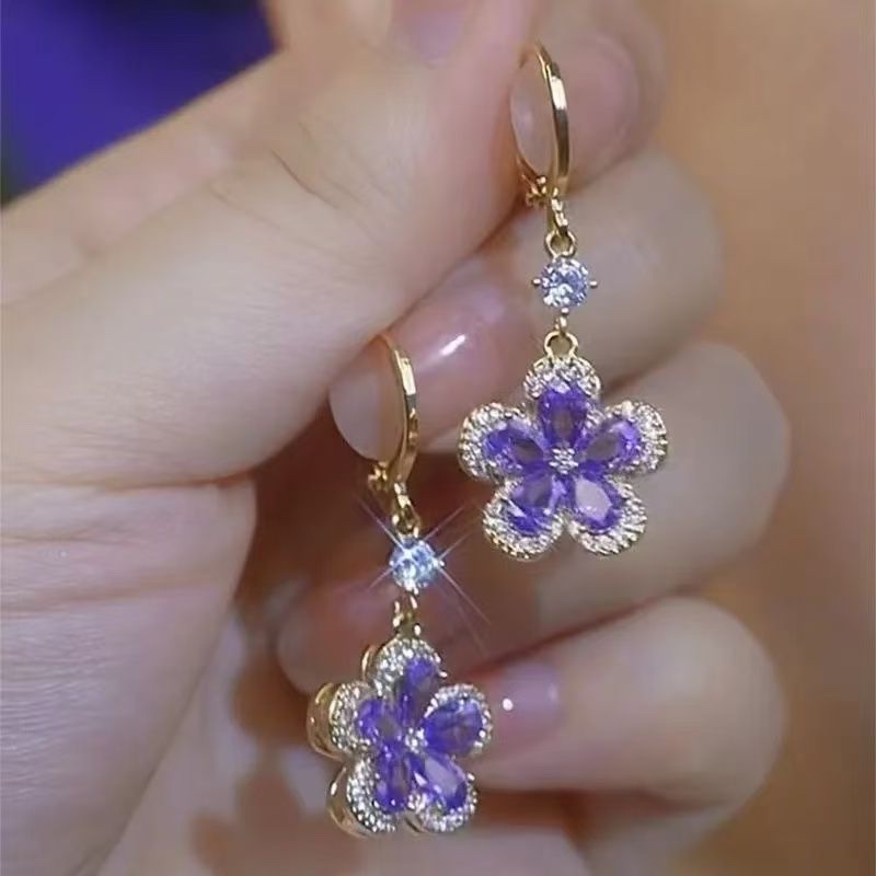 Silver needle super shiny purple flower ear buckles, a popular online hit, light luxury and niche design style earrings, a new trend in 2025 Item Picture