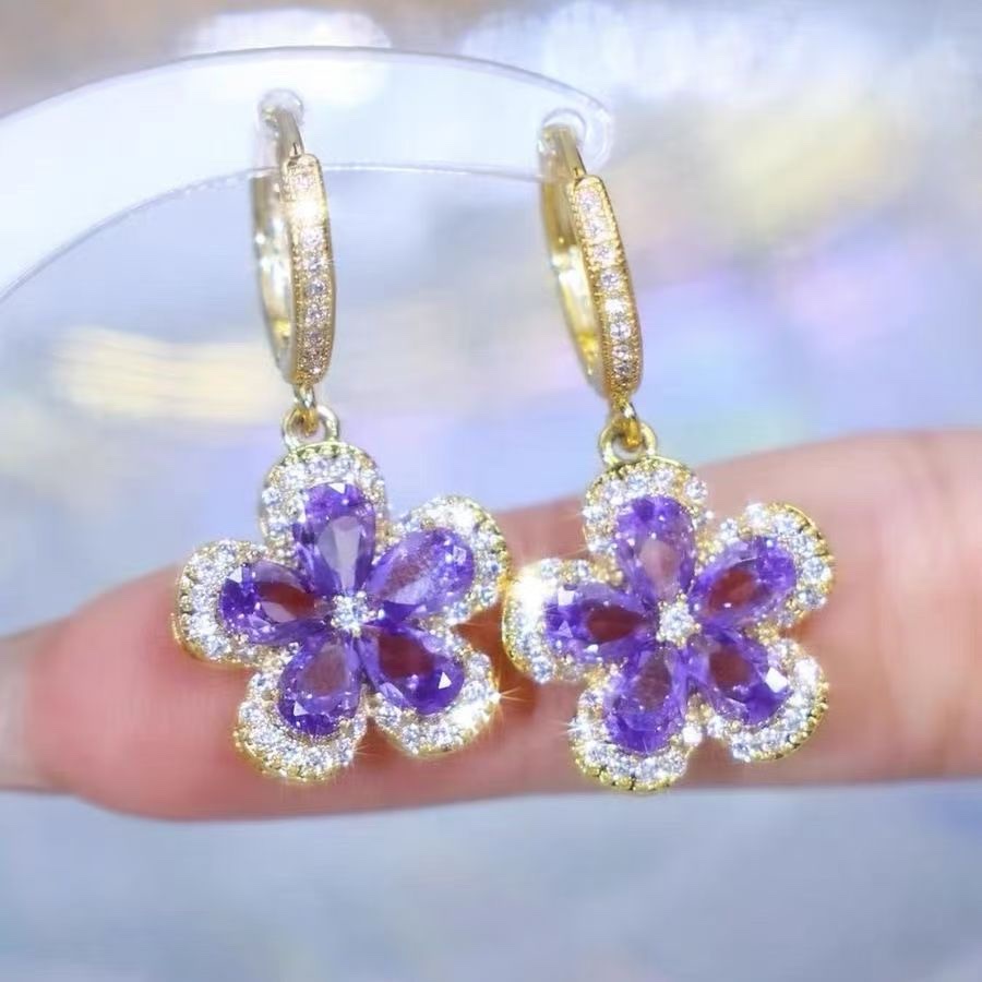 Silver needle super shiny purple flower ear buckles, a popular online hit, light luxury and niche design style earrings, a new trend in 2025