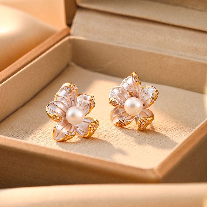 Fashionable natural freshwater pearl earrings for women, retro and exquisite, slightly inlaid with zirconium pearl flower stud earrings, versatile earrings, earrings, earrings, heavy earrings, accessories, stud earrings detail image 5