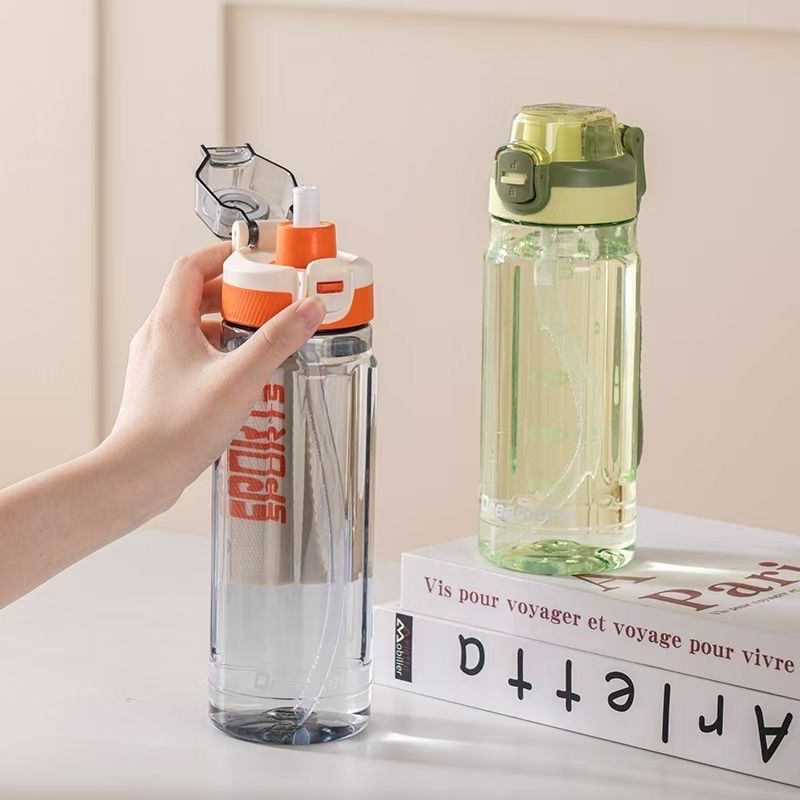 Tianyi large-capacity sports water cups for male and female students, large-capacity summer straws, high-temperature resistant plastic Application Scenario