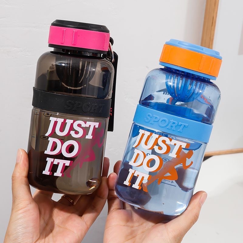 New high-appeartion-level simple and elegant plastic water cup for girls, 600-proof water cup for primary school students going out in summer Application Scenario