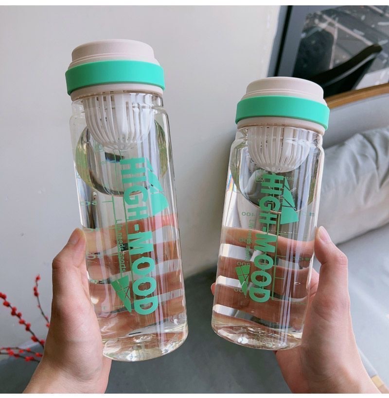Summer sports plastic water cups are portable and durable. Student fitness water cups have large capacity, various styles and come with tea strainers Application Scenario