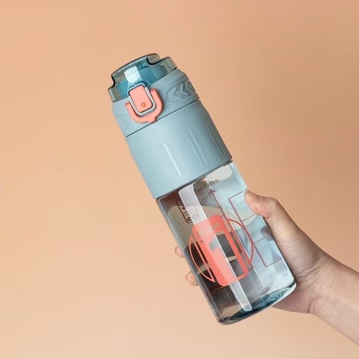Summer convenience for male and female students with high physical appearance standards: 580ml, 680ml high-temperature resistant and shockproof plastic water cups Item Picture