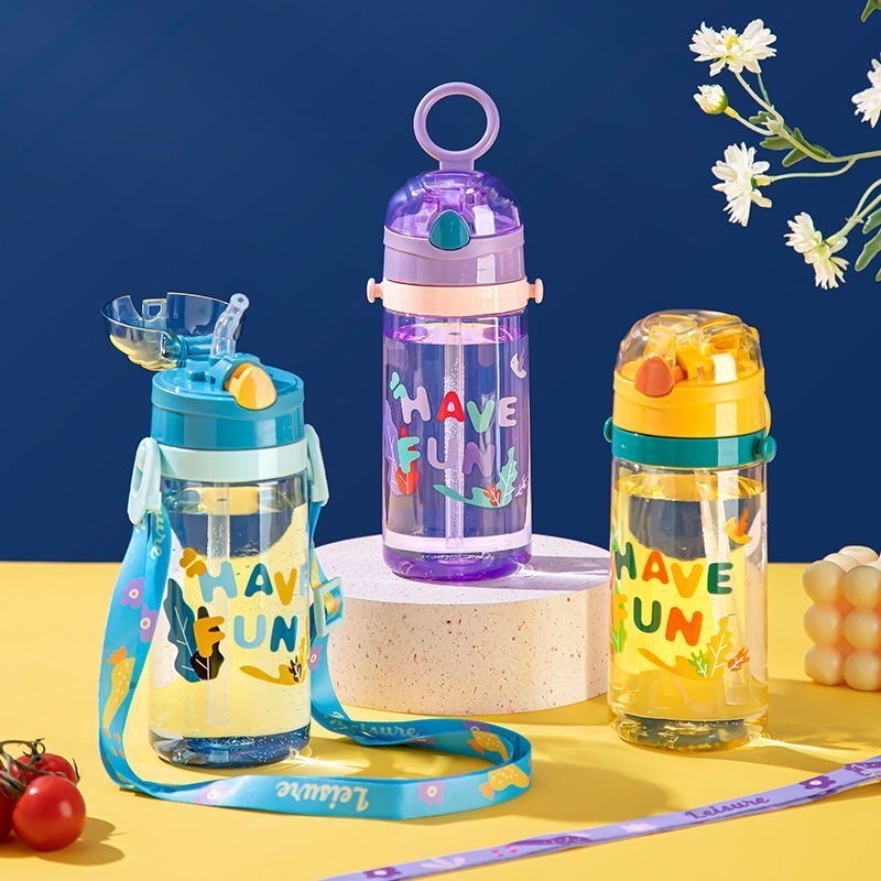 Children's cartoon, cute, large-capacity, high appearance level, straws for male and female students, convenient plastic cups, sports water cups details Picture