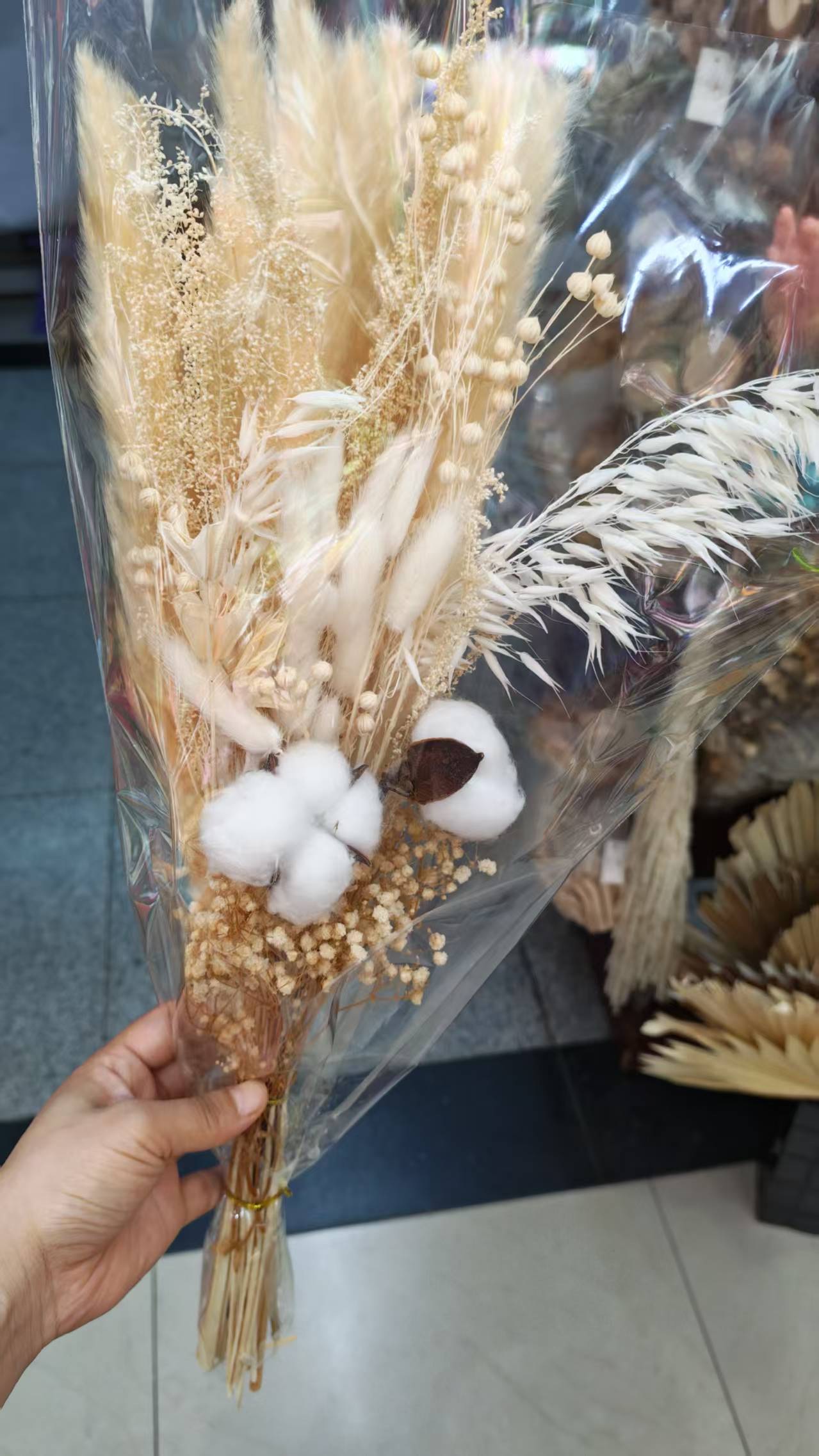 A variety of dried flower accessories, dried flower bookmarks, nail art pieces, dried flower embossed decorations, and creative handcrafted materials are available for selection detail image 4