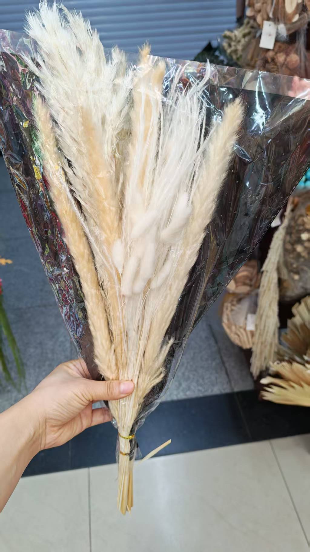 A variety of dried flower accessories, dried flower bookmarks, nail art pieces, dried flower embossed decorations, and creative handcrafted materials are available for selection detail image 3