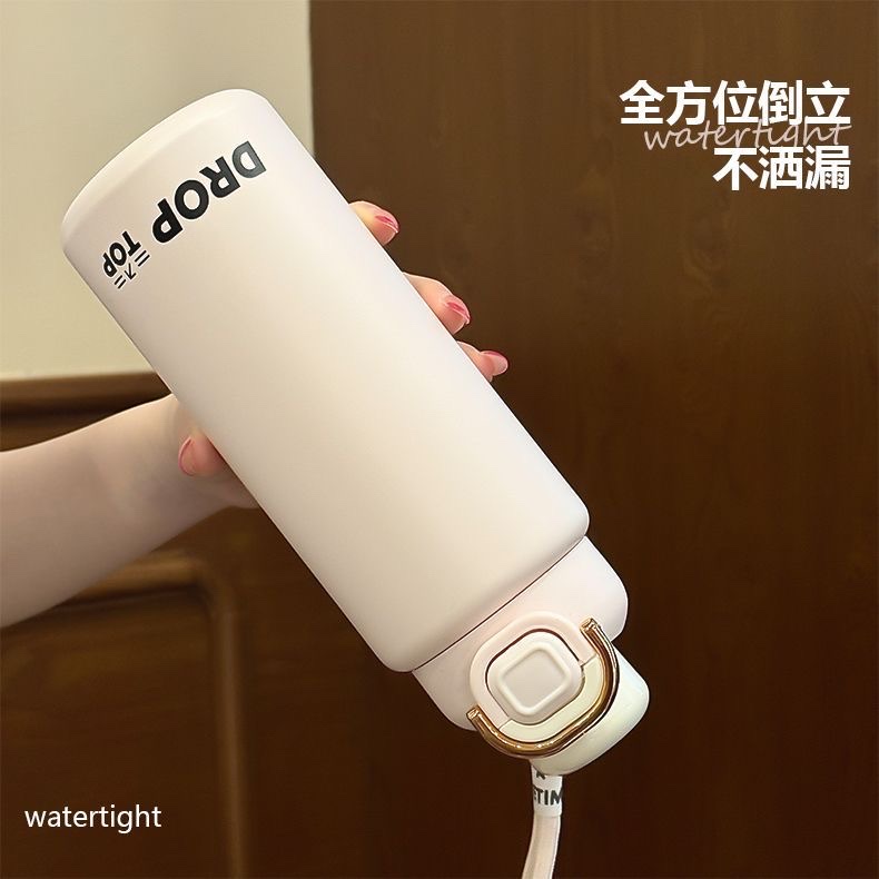 Large capacity thermos cup for boys and girls, 2025 new model water bottle, 316 stainless steel sports water cup, straw cup Application Scenario