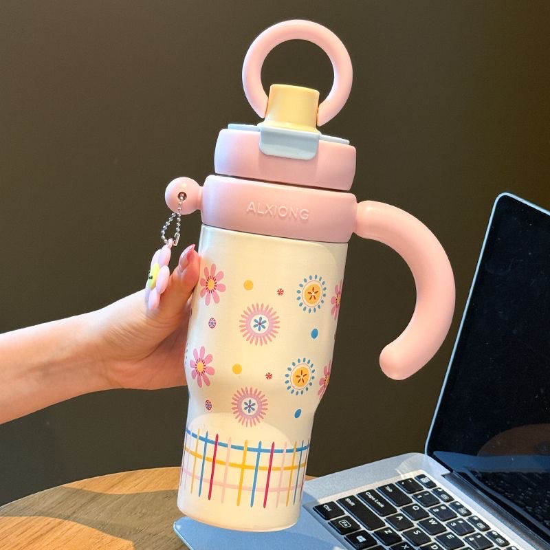 New water cup, giant large-capacity insulated cup, high appearance level, 316 stainless steel straw cup, student ice king cup Application Scenario