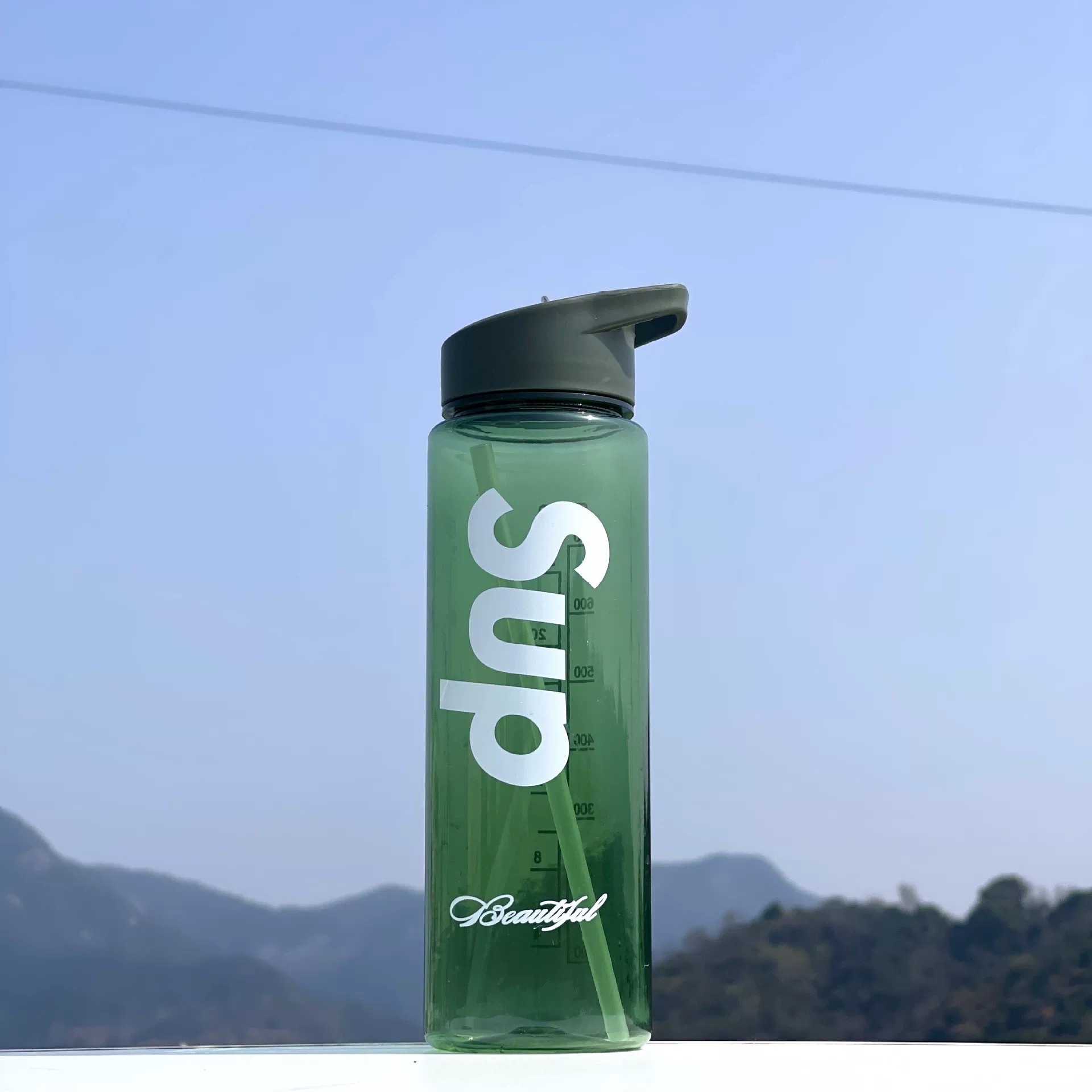 Outdoor fitness sports plastic cup, large-capacity, graduated, portable and simple space cup, LOGO printable, water bottle customization Specification drawing