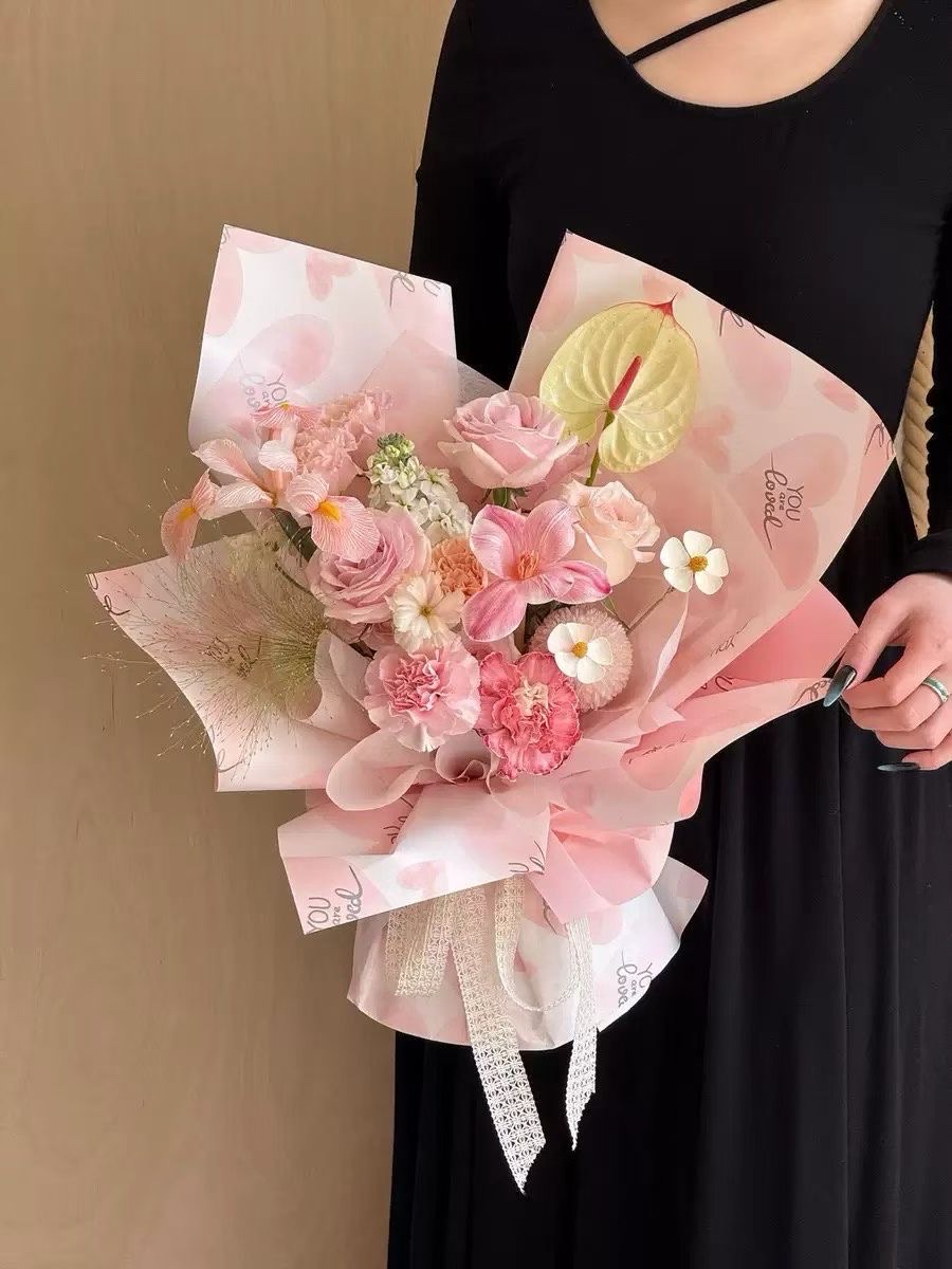 Pengfa Packaging Factory Store, Love at First Sight, Valentine's Day Loving flowers, bouquet wrapping, flower paper for your girlfriend, flower art packaging paper, handmade materials, packaging paper materials, flower art materials, paper, packaging paper, ribbons Application Scenario