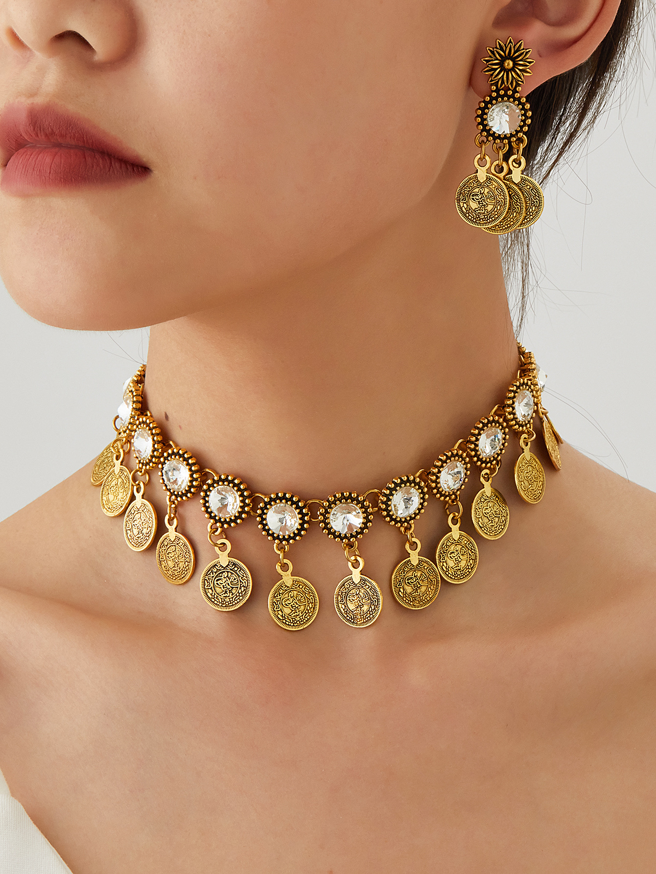 一条时尚精美 多个古钱币 多个人造水晶圆形 阿拉伯风 女士金属修理 一对时尚古钱币耳环 适合日常佩戴 各种节日佩戴 时尚详情图2