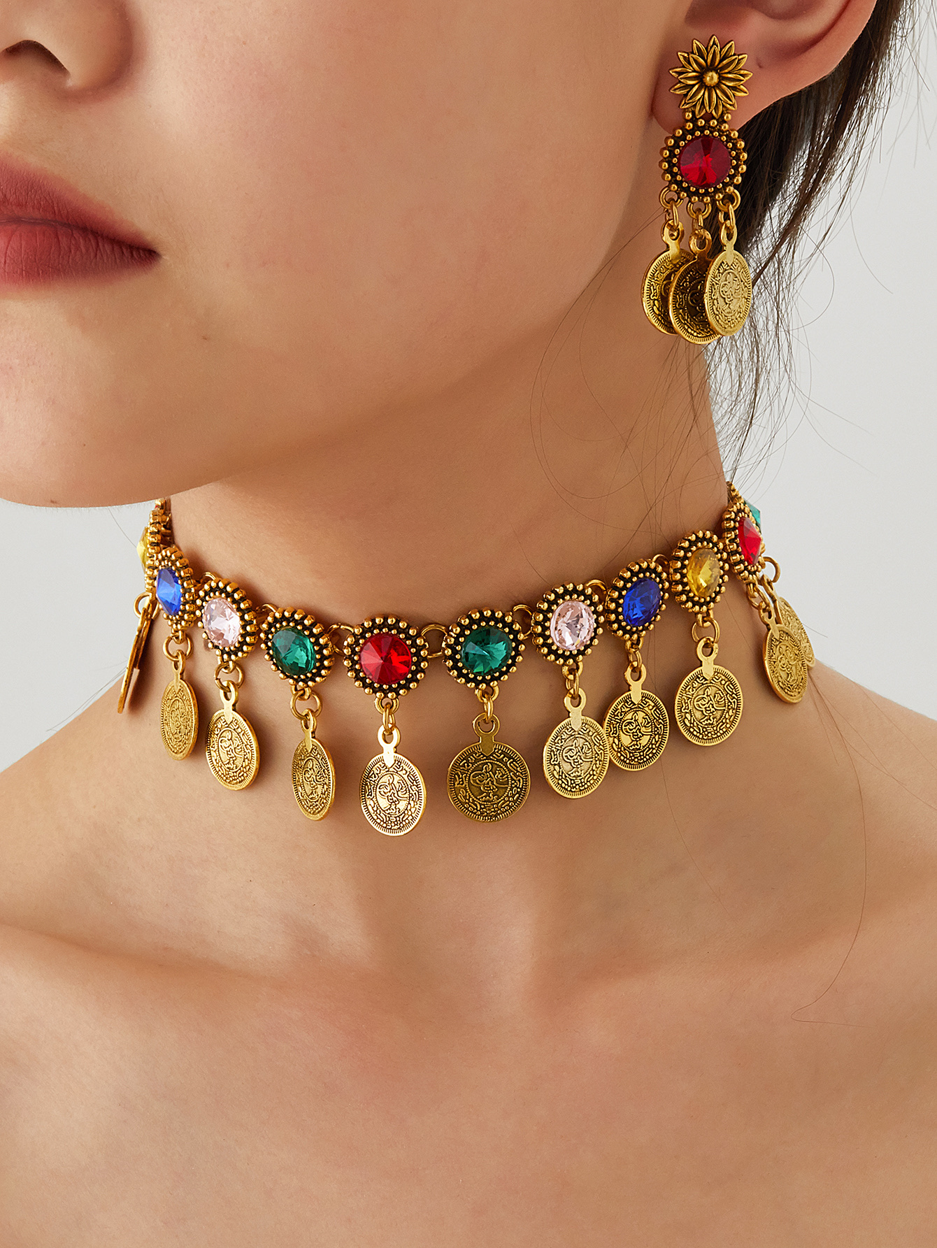 一条时尚精美 多个古钱币 多个人造水晶圆形 阿拉伯风 女士金属修理 一对时尚古钱币耳环 适合日常佩戴 各种节日佩戴 时尚