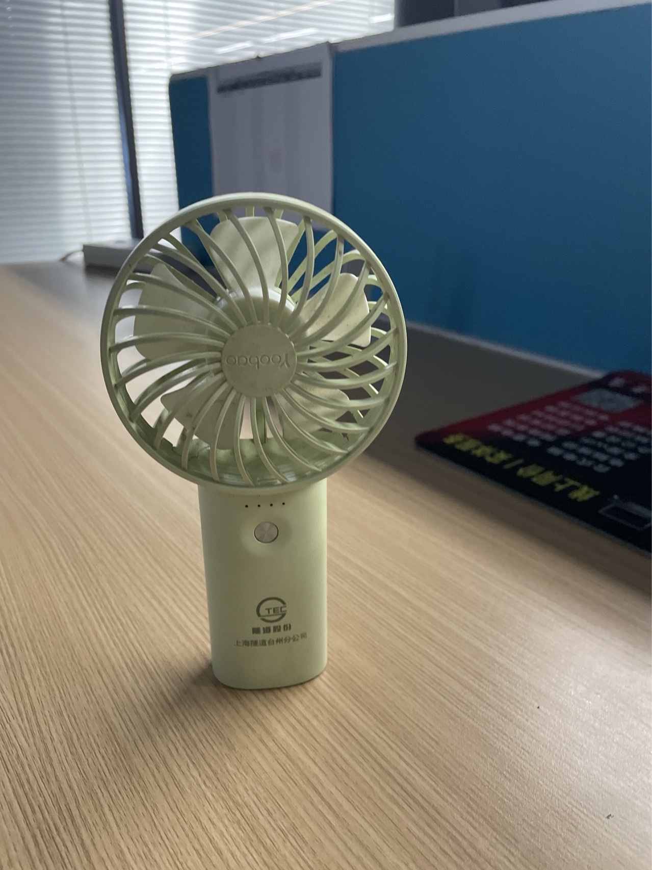 三节喇叭派对用品世界杯庆典喇叭2元店热销款欢庆气氛装饰