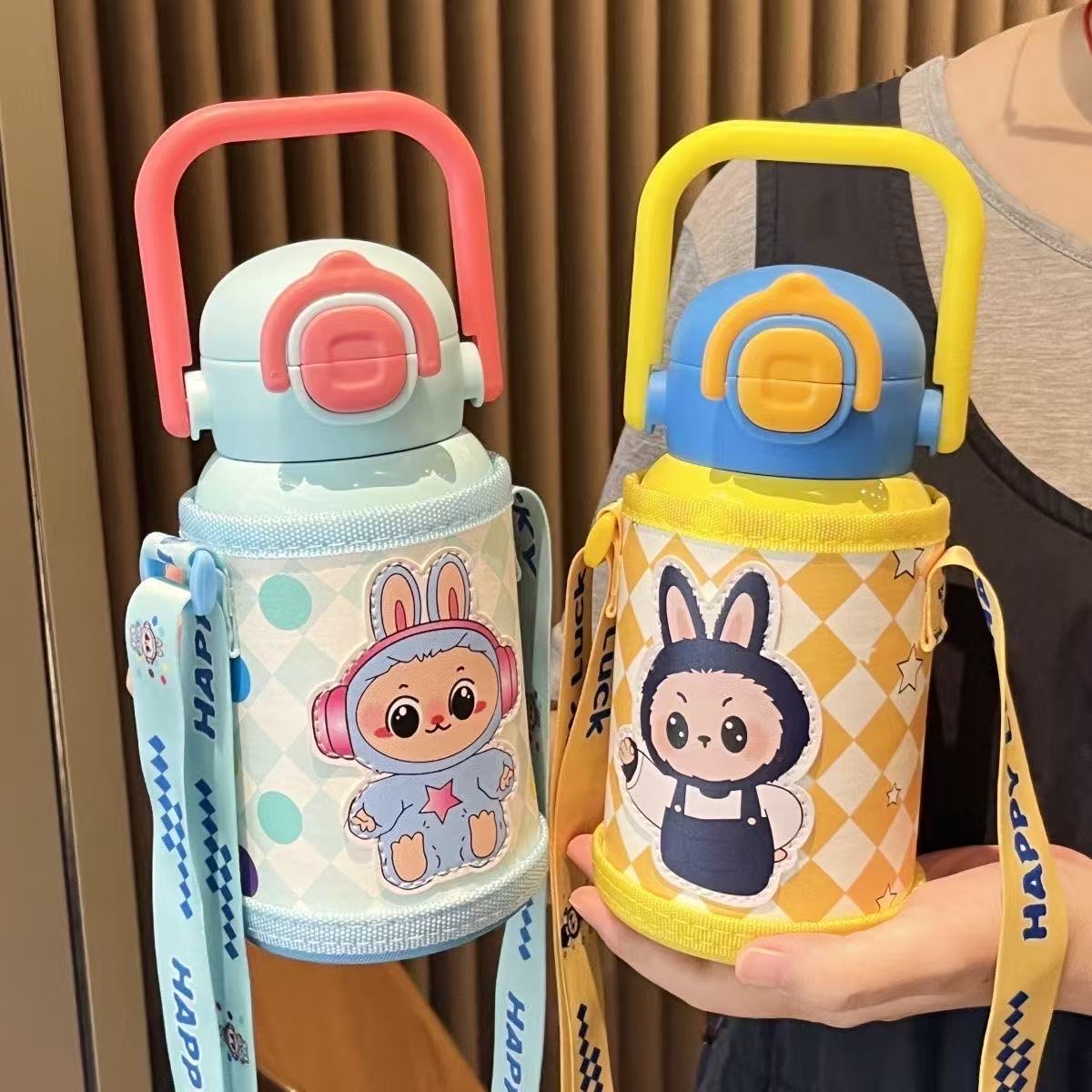 Quanxin Times Children's Insulated Cup 520ml, 316 stainless steel, high appearance level, portable and cute student cup, Food-grade straw, Cartoon Insulated cup QXSD2116-520 YB full figure