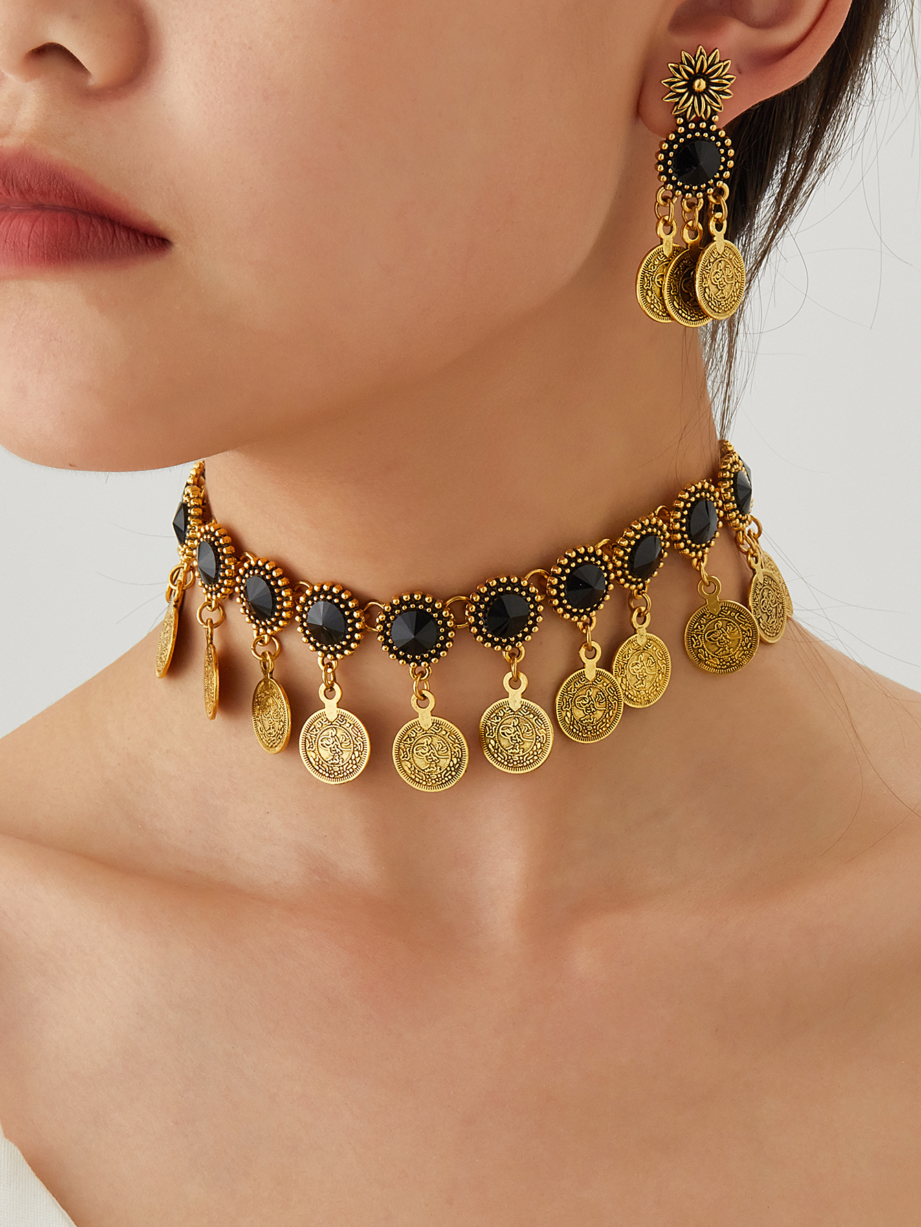 一条时尚精美 多个古钱币 多个人造水晶圆形 阿拉伯风 女士金属修理 一对时尚古钱币耳环 适合日常佩戴 各种节日佩戴 时尚详情图5