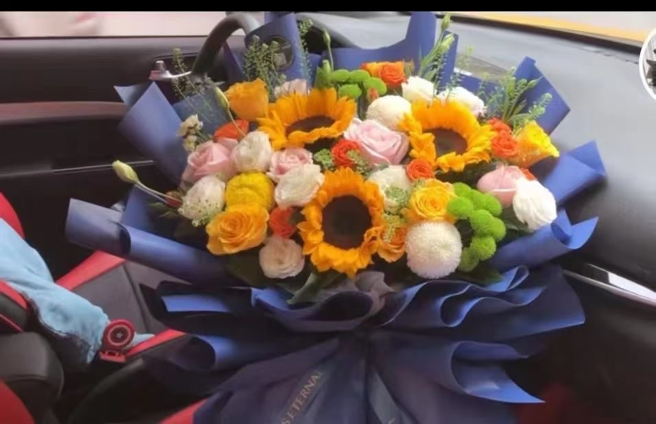 Pengfa Packaging Factory Store Wholesale First Love Solid Color Paper Flower wrapping Paper, Morning mist matte paper Flower Packaging Wrapping Paper, Gift bouquets, floral art materials, candy-colored rose wrapping paper details Picture