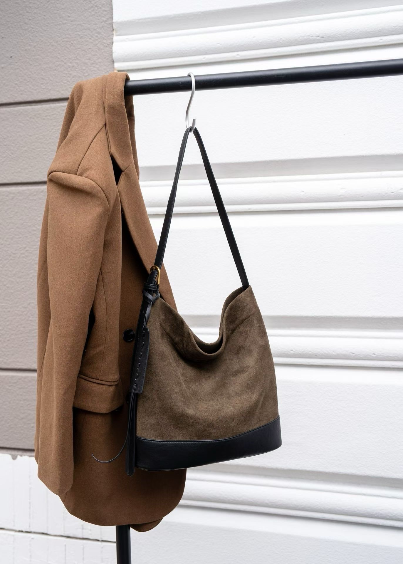 Women's leather cowhide bags, big brand leather bags, long and simple women's phone bags, fashionable and versatile, light luxury women's leather cowhide bags, big brand women's leather bags, phone bags, long and simple women's phone bags, long and simple women's phone bags detail image 12