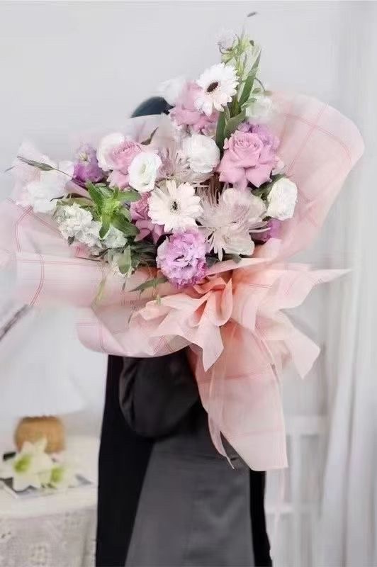 Pengfa Packaging Factory Store wholesale of large grid Nosa paper flower wrapping paper, waterproof pearlescent film, floral art bouquets, flower shop packaging materials, Valentine's Day wrapping paper, ribbons details Picture