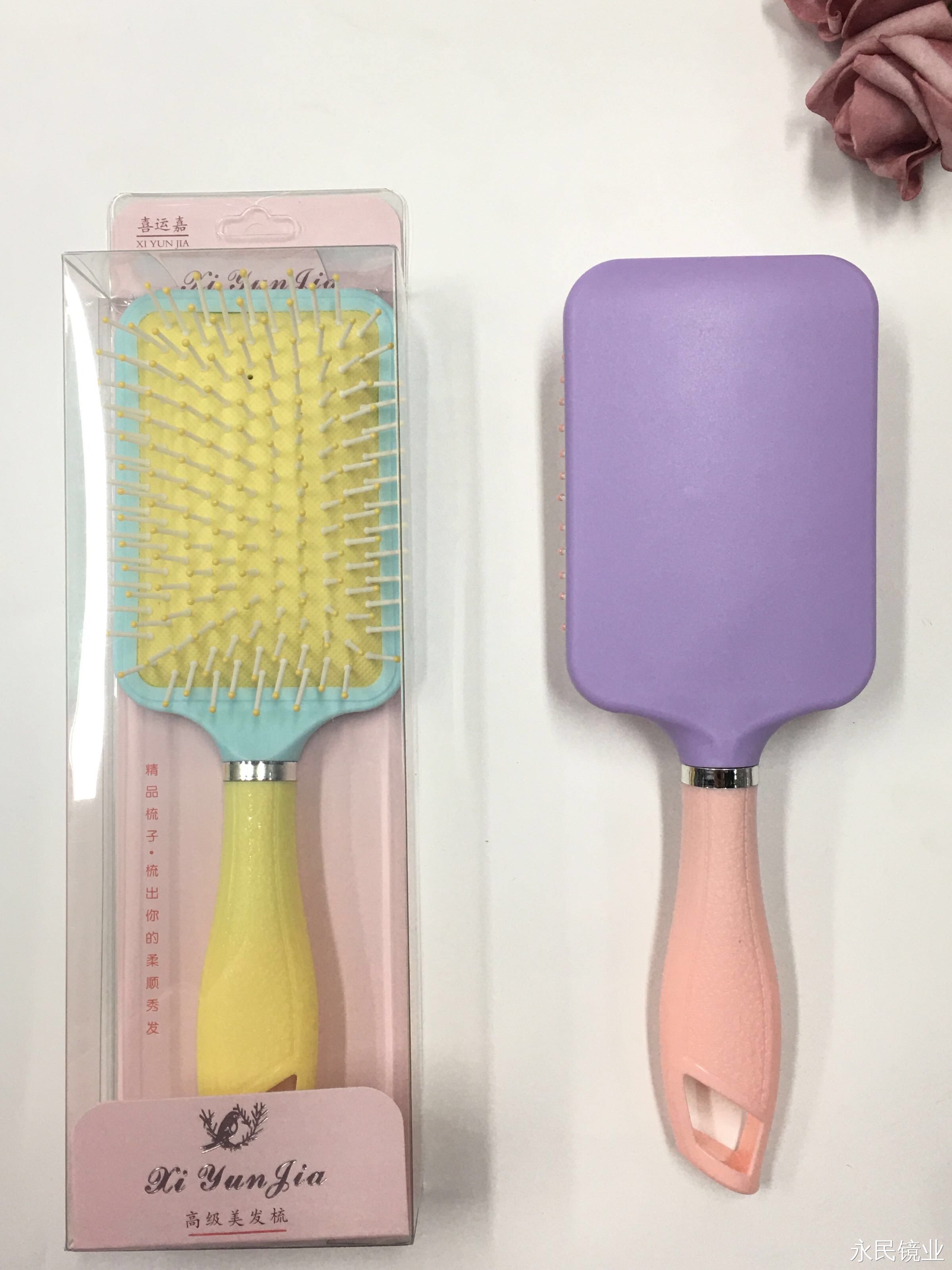 【 Yongmin Mirror Industry 】3946 Colorful and Elegant Hair Comb for home use. Simple colors, bright and vivid, soothing scalp Specification image