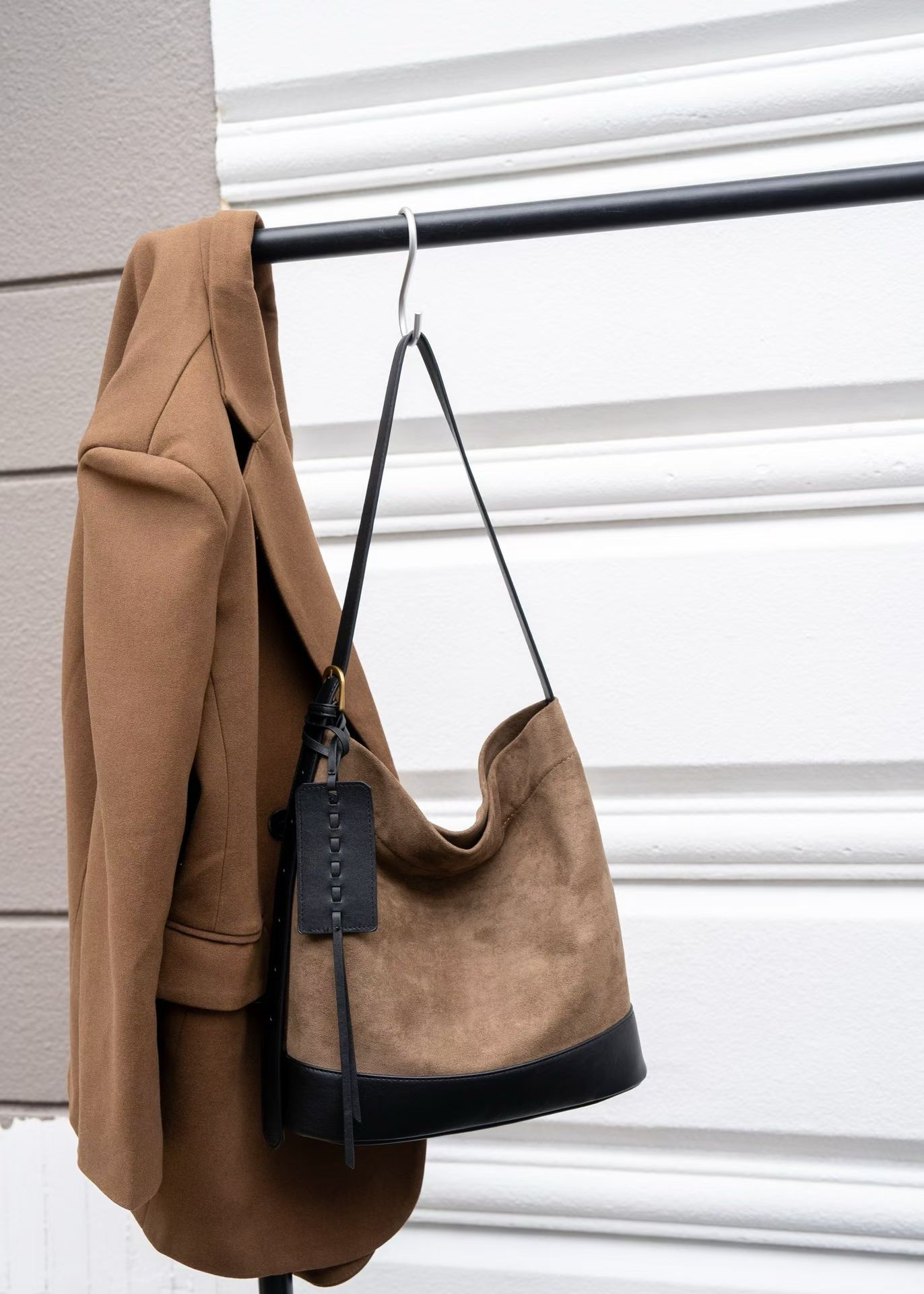 Women's leather cowhide bags, big brand leather bags, long and simple women's phone bags, fashionable and versatile, light luxury women's leather cowhide bags, big brand women's leather bags, phone bags, long and simple women's phone bags, long and simple women's phone bags detail image 13