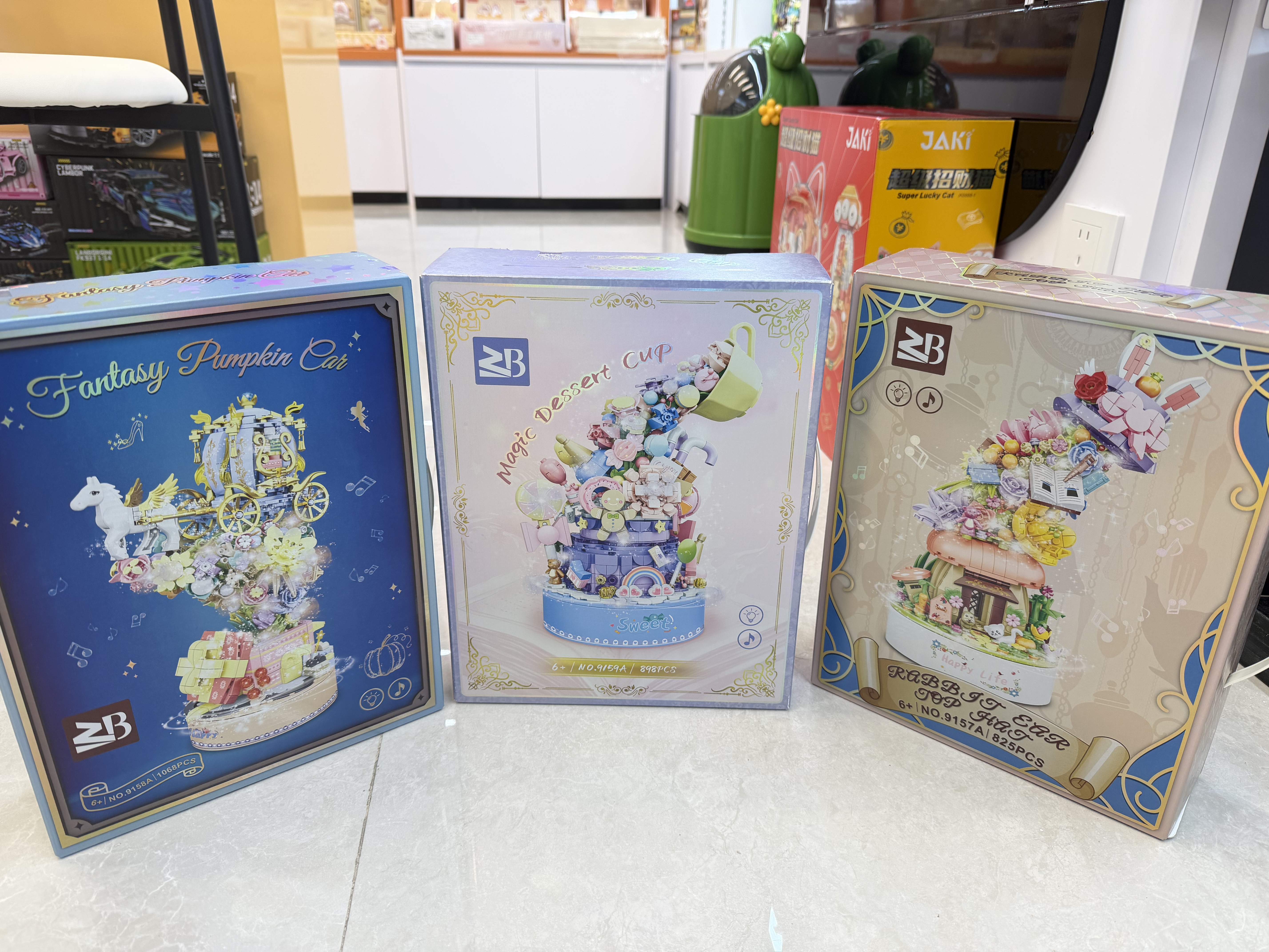 Building blocks, imaginative music box, rose handcrafted assembly building blocks, flower lights, music box, festival gift for women Item Picture