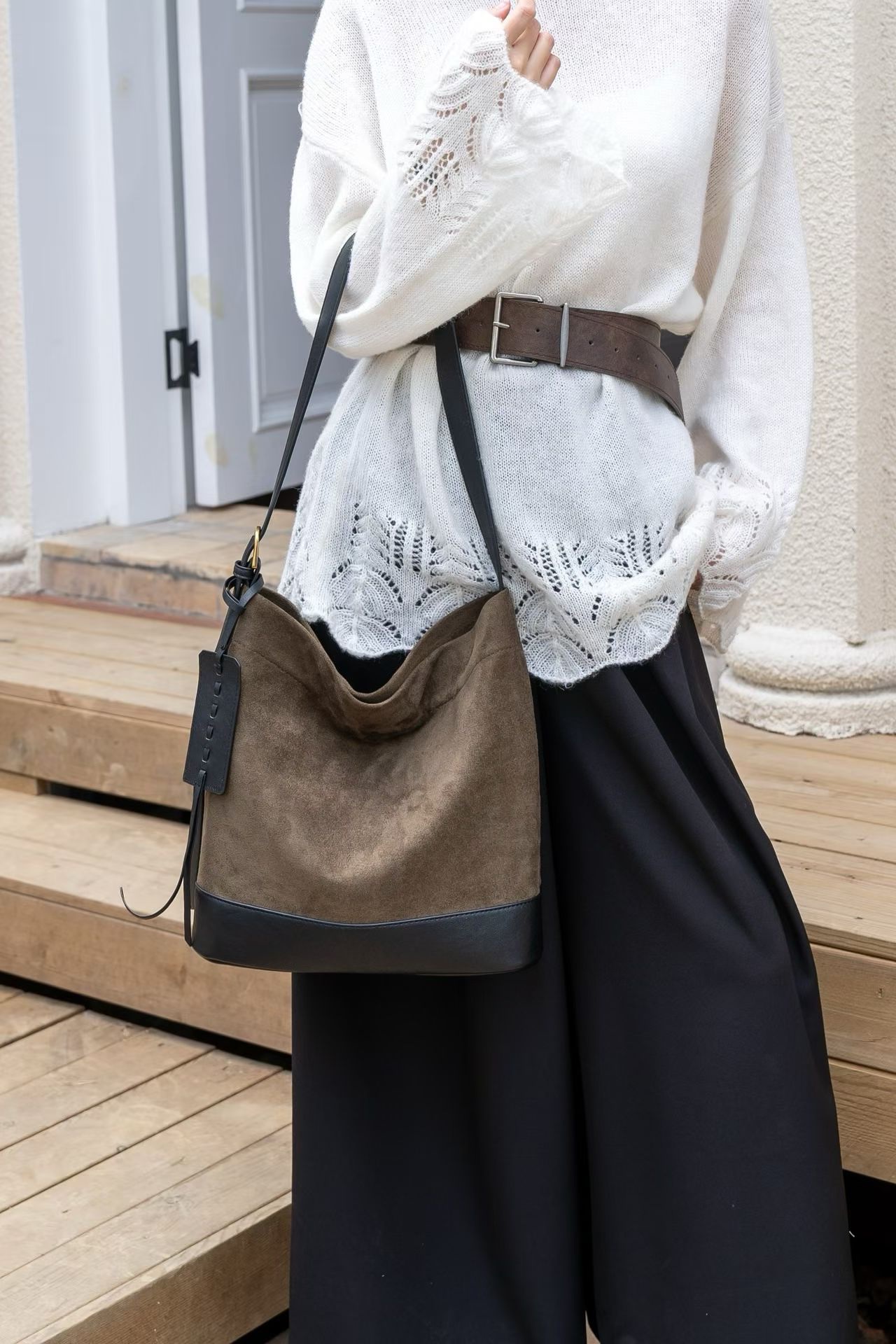 Women's leather cowhide bags, big brand leather bags, long and simple women's phone bags, fashionable and versatile, light luxury women's leather cowhide bags, big brand women's leather bags, phone bags, long and simple women's phone bags, long and simple women's phone bags detail image 9
