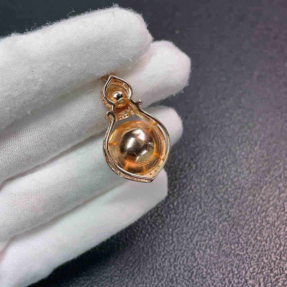 琥​珀​蜜​蜡​项​链​ ​非​金​ ​货​品​总​重​约​7​.​3​8​克​ ​卡​1​4​.​8​m​m​左​右​白底实物图