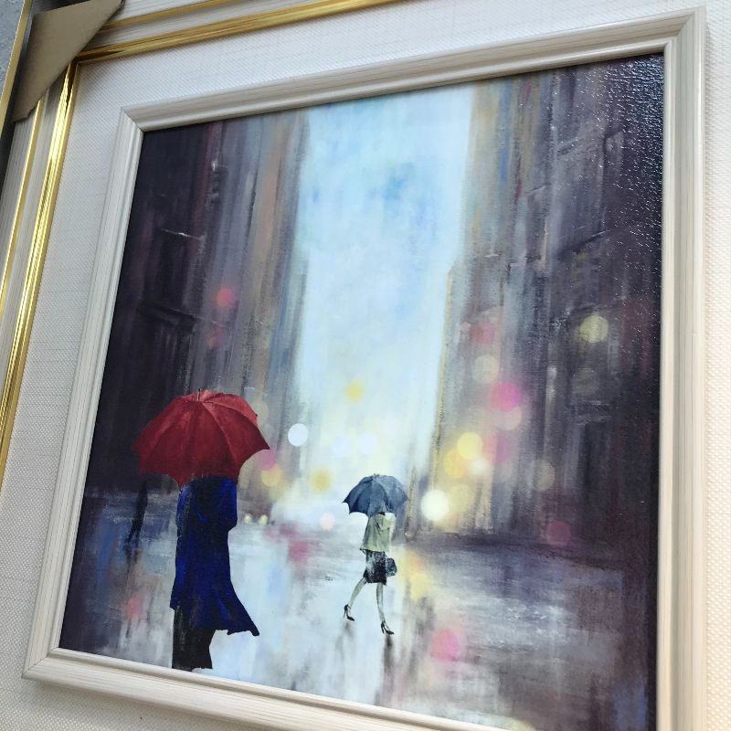 The picture frame wooden strips can be hung on the wall in any size. You can assemble the picture frame by yourself. The outer frame is made of solid wood, which is light luxury and noble. It is a natural wood color jigsaw puzzle decorative painting details Picture