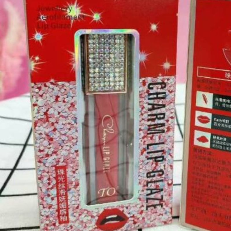 TO Pearlescent Smooth and Seductive Lip Gloss (Bright Red) Application Scenario