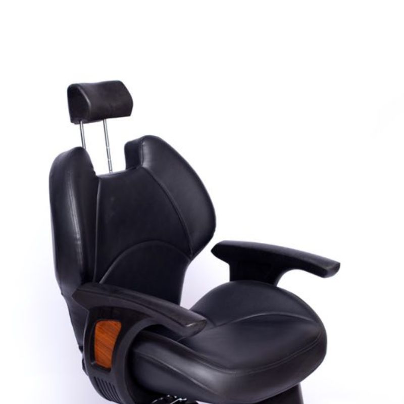 Black oversized base of the special retractable and height-adjustable hair salon chair for barber shops and hair salons Application Scenario