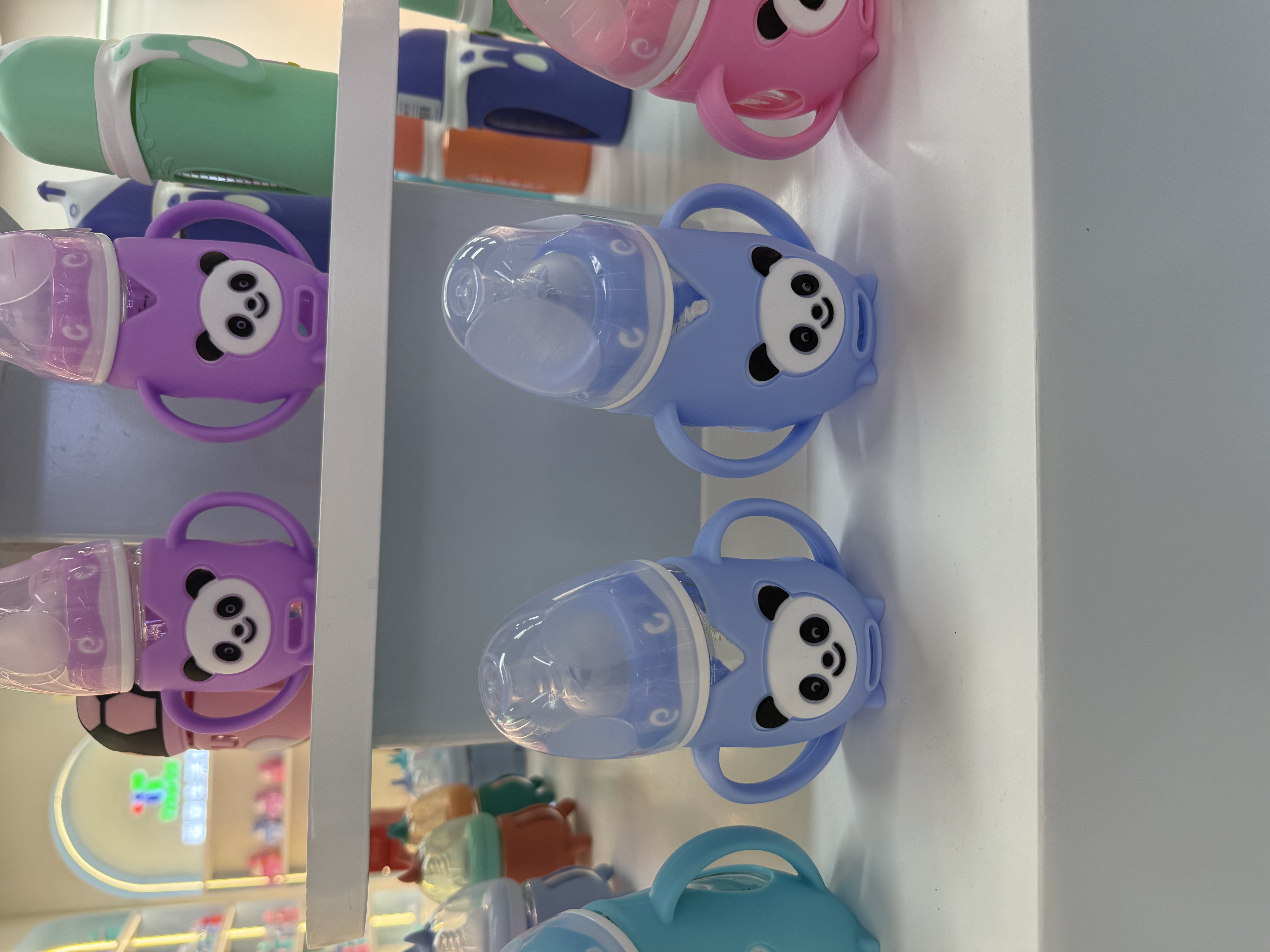 Baby and maternal products, baby bottles, infant feeding products, safe, healthy and practical, cartoon panda standard mouth 160/240ML Application Scenario