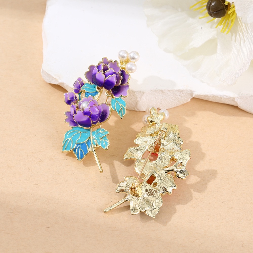 Imperial style, noble elegance, exquisite temperament, peony flower pearl brooch, high-end sense, fashionable cheongsam brooch pin detail image 7