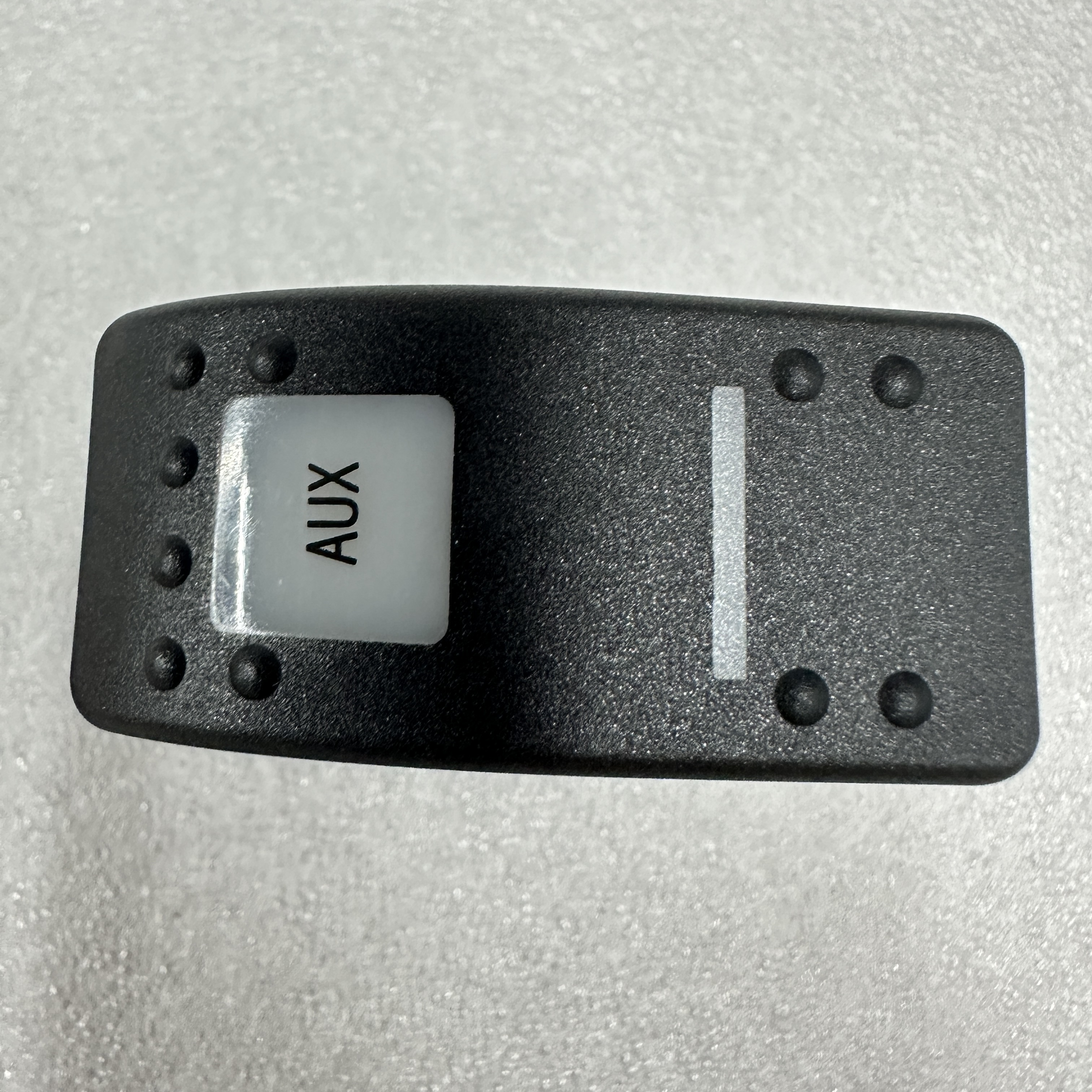 تنطبق قطع غيار السيارات الهندسية على مفتاح التبديل 701/58833 في JCB B Item Picture