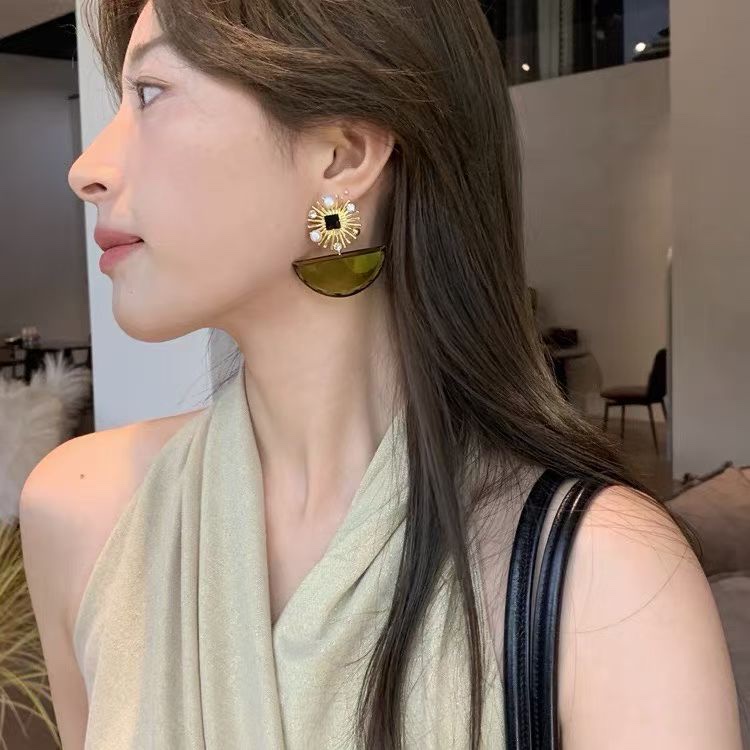 Brass electroplated 18K real gold fireworks style ➕ acetate natural pearl series, Korean style elegant and high-end earrings Specification image