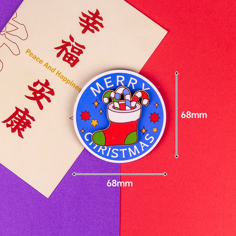 Christmas series wooden fridge magnets, Christmas atmosphere decoration, magnetic stickers available for wholesale, creative fridge magnets, figurines, custom shaking head figurines Application Scenario