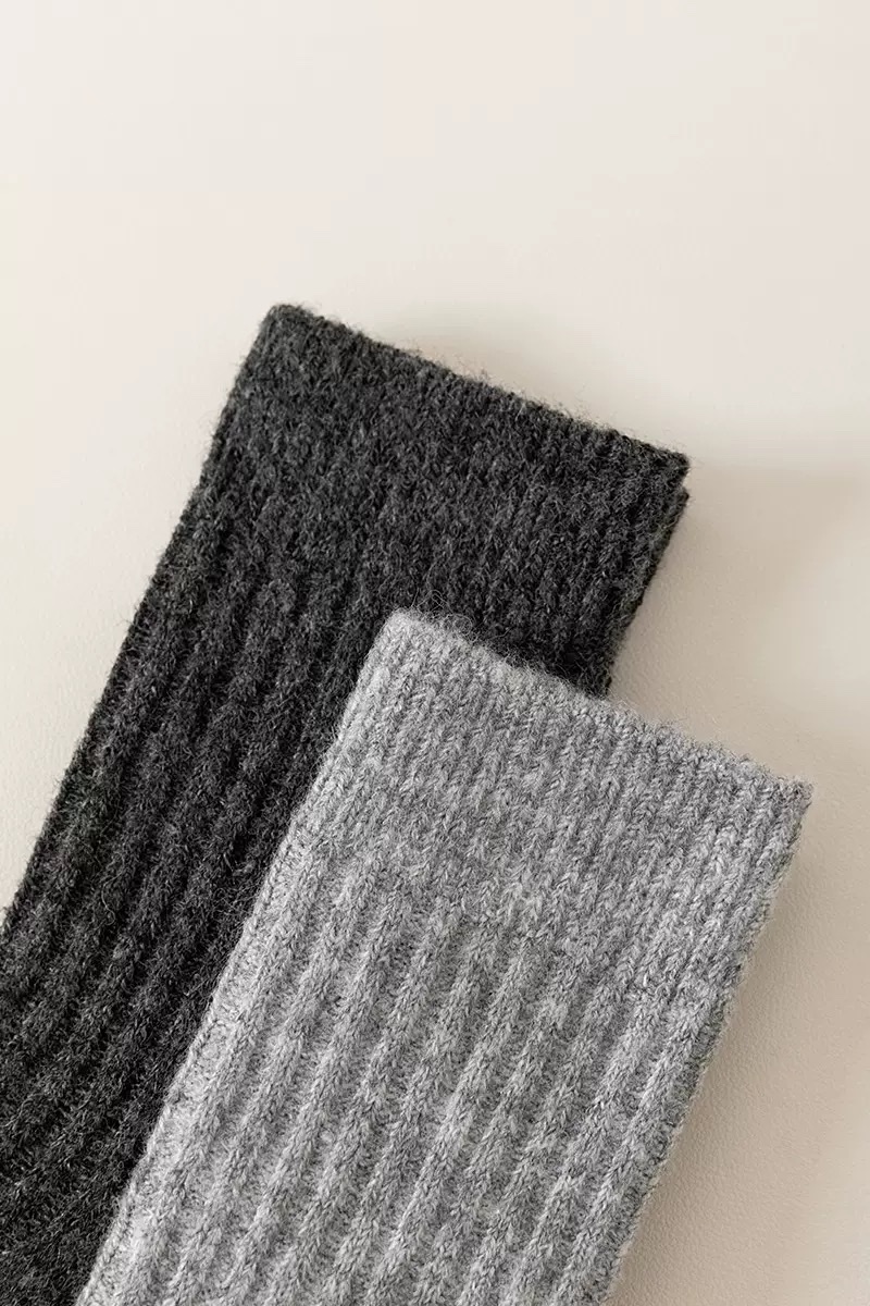 Double-needle wool socks for men's autumn and winter, thickened and fleece casual business socks, comfortable, warm and simple medium to long cashmere socks detail image 6