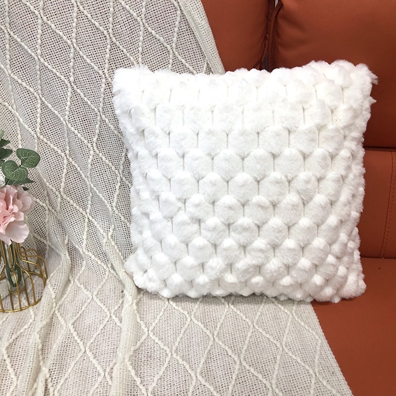 A versatile rabbit fur cream-style pillowcase for cross-border trade, with a retro French high-end feel. It is suitable for living room sofa cushions, backrests, and bed cushions detail image 3