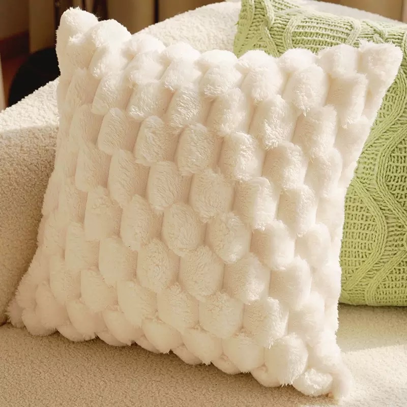 A versatile rabbit fur cream-style pillowcase for cross-border trade, with a retro French high-end feel. It is suitable for living room sofa cushions, backrests, and bed cushions