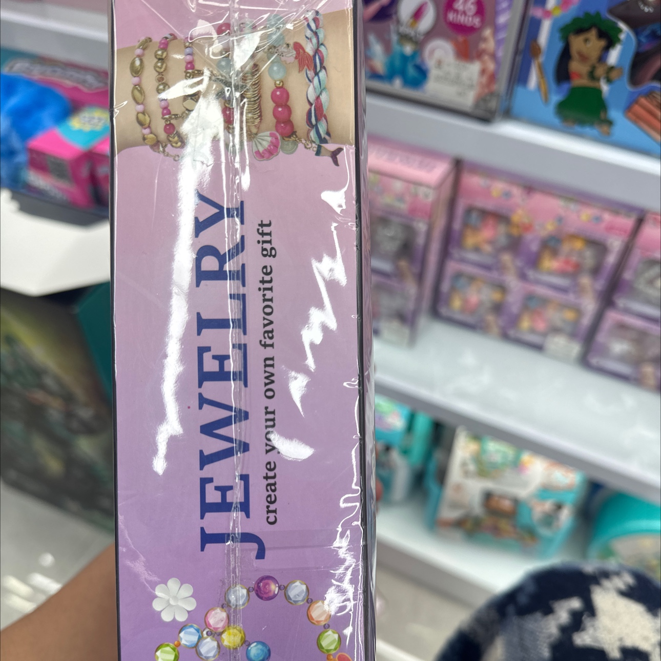 Ladies' jewelry, rings, creative and trendy toys, children's lighting fixtures, fashionable and personalized accessories details Picture