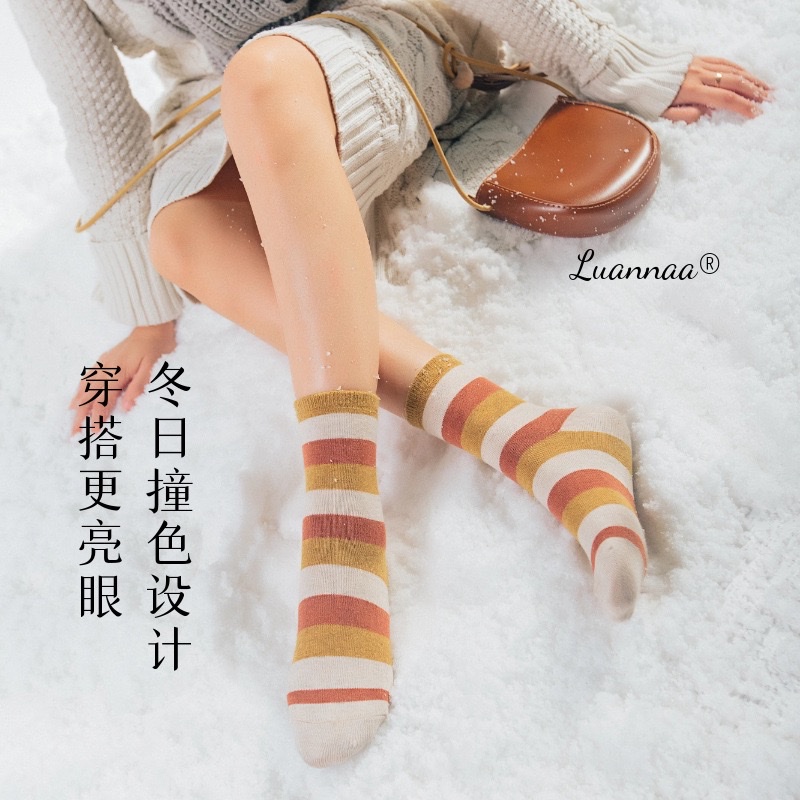 The source factory's Japanese-style color-blocking striped wool women's socks are warm, fashionable, versatile, fresh, fashionable and comfortable mid-calf socks Item Picture